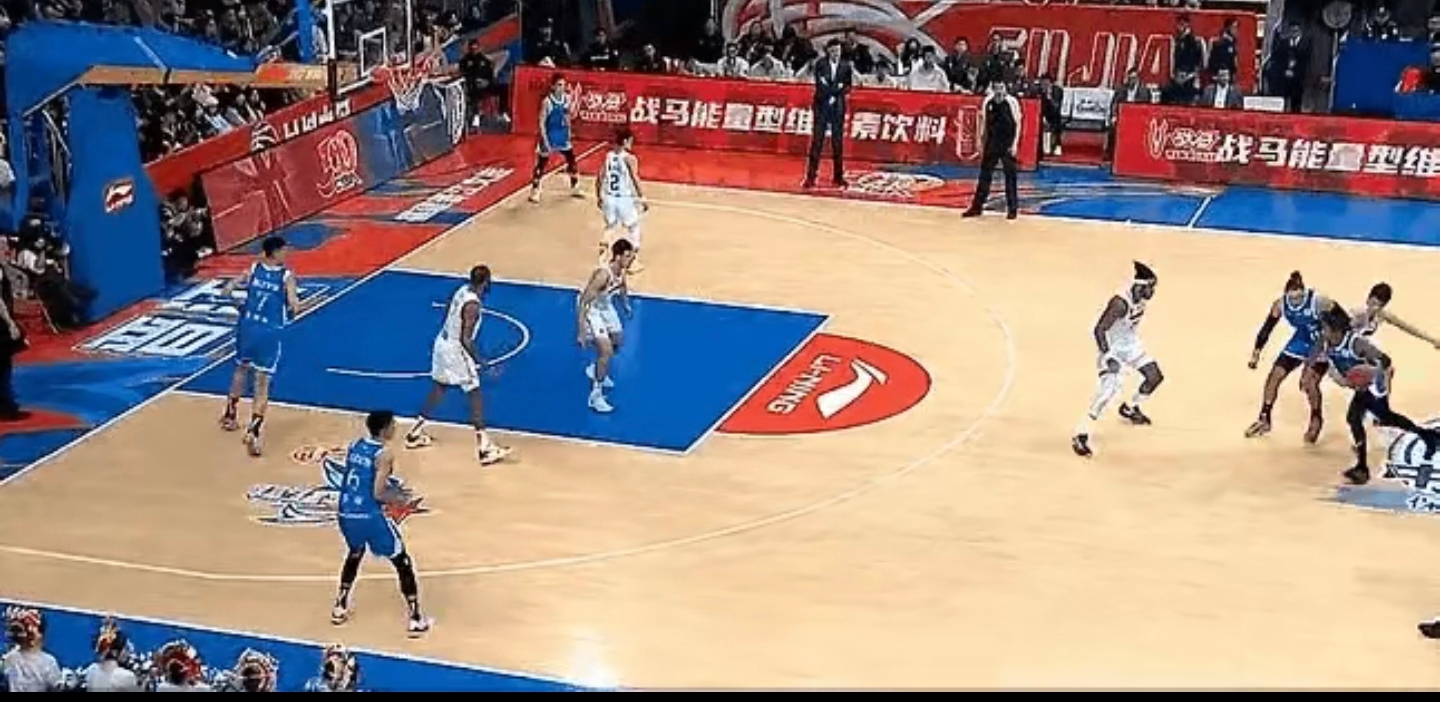 来了！挤走张皓嘉！广东男篮正式补强锋线三号位(广东男篮补强内线最近消息)