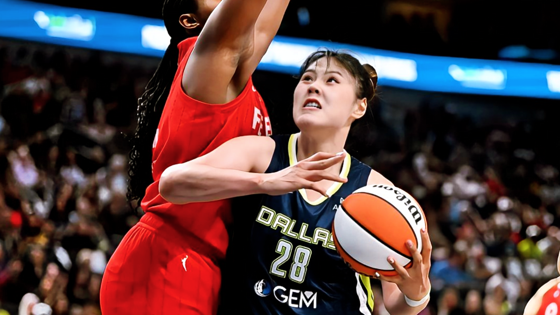 转会飞翼后首秀！李月汝2分2板2助正负值+9(李月汝在wnba的表现)